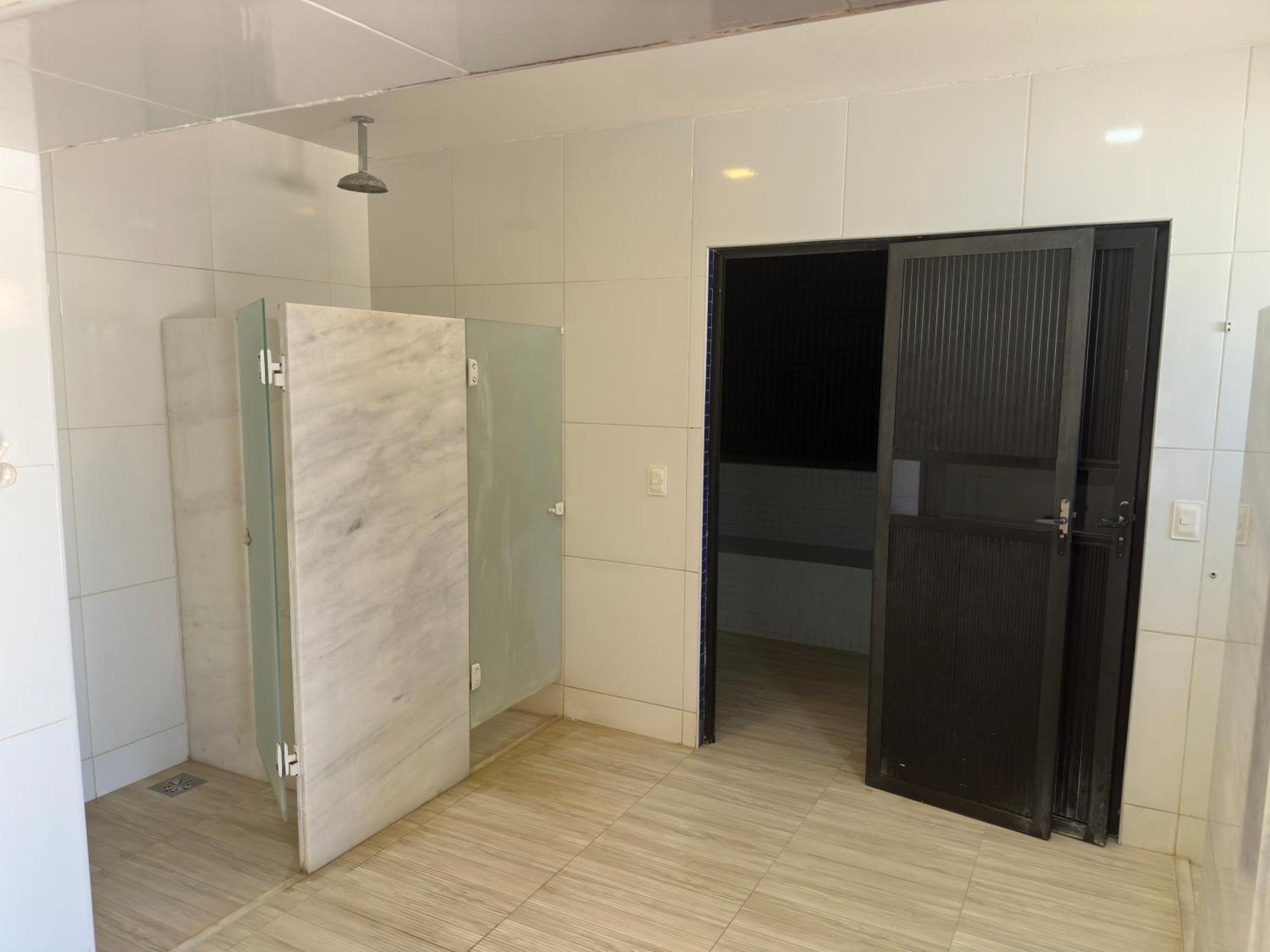 Flat Guarajuba 4 Quartos Terreo A Beira Mar - Pe Na Areia - Governanca Com Arrumadeira E Wi Fi Inclusos Camassari 외부 사진