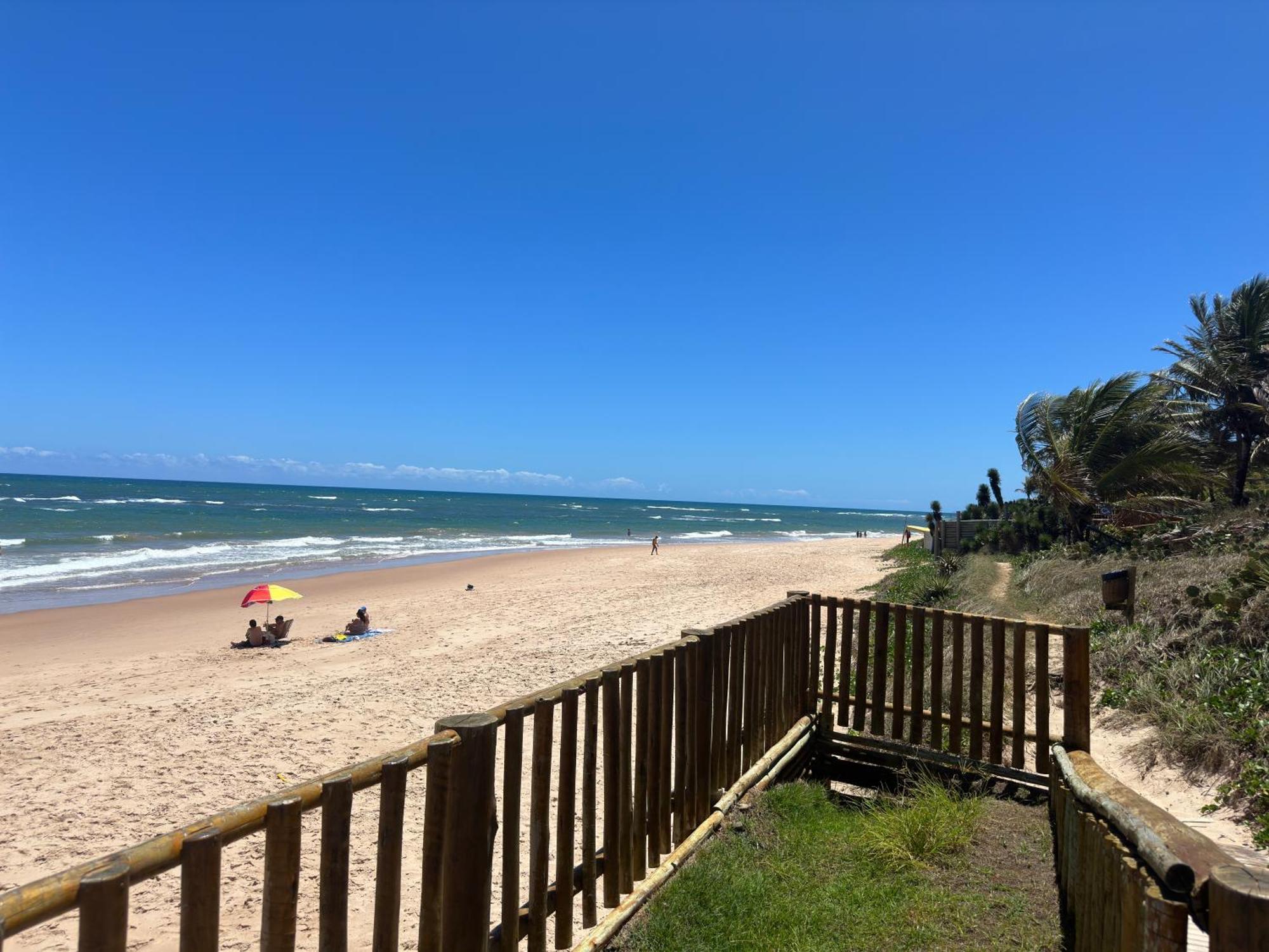 Flat Guarajuba 4 Quartos Terreo A Beira Mar - Pe Na Areia - Governanca Com Arrumadeira E Wi Fi Inclusos Camassari 외부 사진