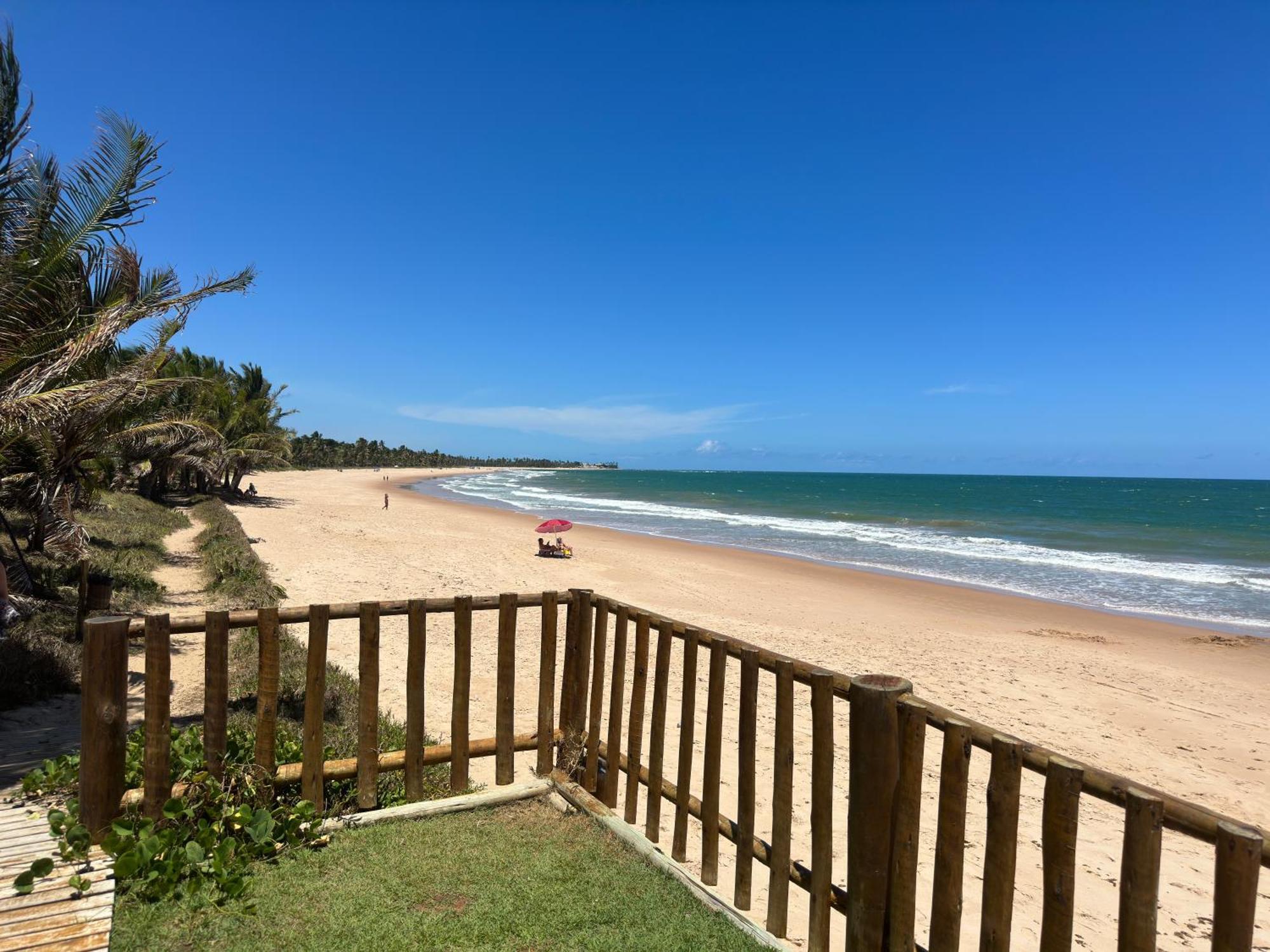 Flat Guarajuba 4 Quartos Terreo A Beira Mar - Pe Na Areia - Governanca Com Arrumadeira E Wi Fi Inclusos Camassari 외부 사진