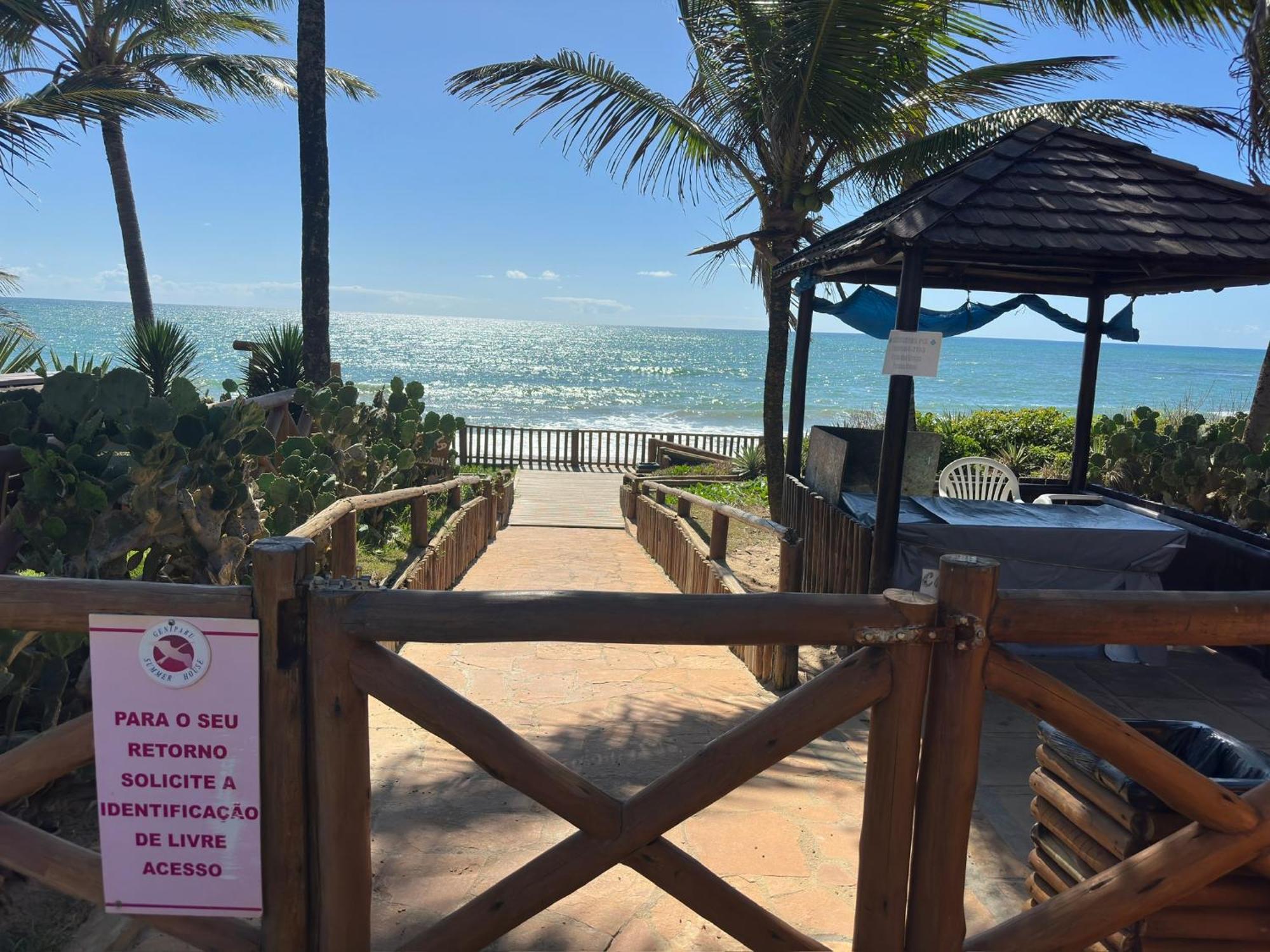 Flat Guarajuba 4 Quartos Terreo A Beira Mar - Pe Na Areia - Governanca Com Arrumadeira E Wi Fi Inclusos Camassari 외부 사진