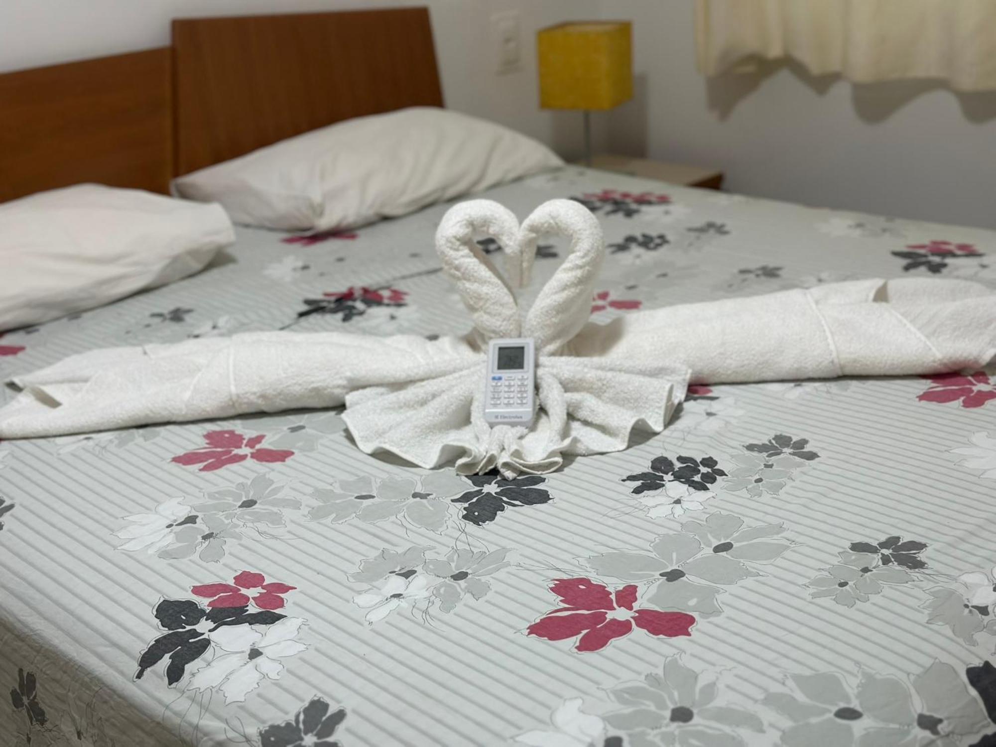 Flat Guarajuba 4 Quartos Terreo A Beira Mar - Pe Na Areia - Governanca Com Arrumadeira E Wi Fi Inclusos Camassari 외부 사진