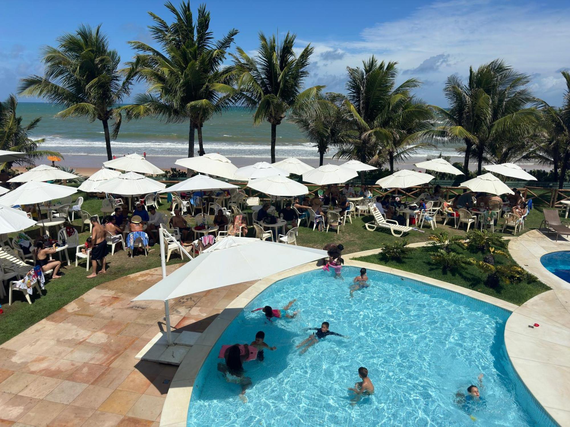 Flat Guarajuba 4 Quartos Terreo A Beira Mar - Pe Na Areia - Governanca Com Arrumadeira E Wi Fi Inclusos Camassari 외부 사진