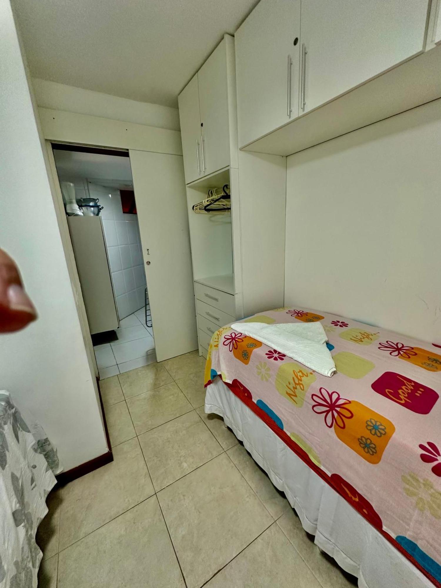 Flat Guarajuba 4 Quartos Terreo A Beira Mar - Pe Na Areia - Governanca Com Arrumadeira E Wi Fi Inclusos Camassari 외부 사진