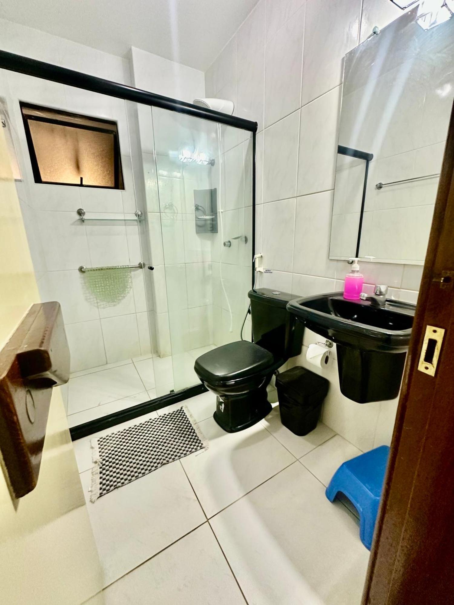 Flat Guarajuba 4 Quartos Terreo A Beira Mar - Pe Na Areia - Governanca Com Arrumadeira E Wi Fi Inclusos Camassari 외부 사진